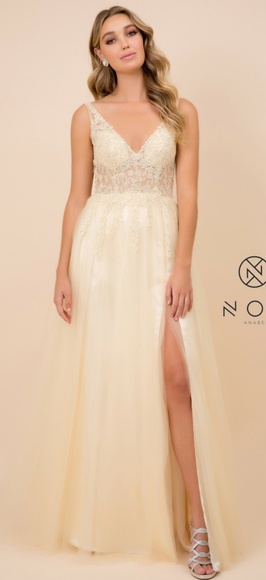 Pale yellow fitted formal evening gown with lace,beads. - Picture 1 of 6